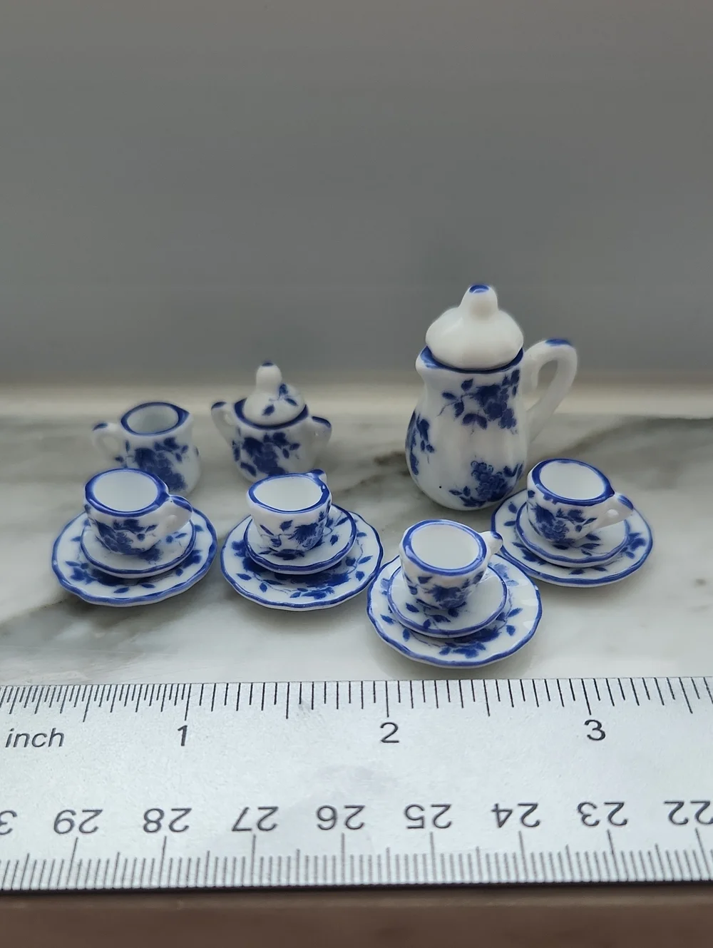 Miniature Porcelain Tea Set (Odoria) Dollhouse Decoration Accessories, Blue Grap